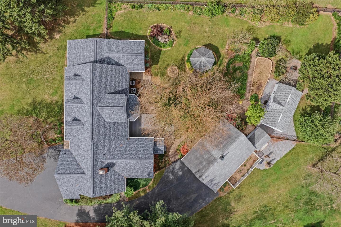 236 Babbling Brook Lane photo 4