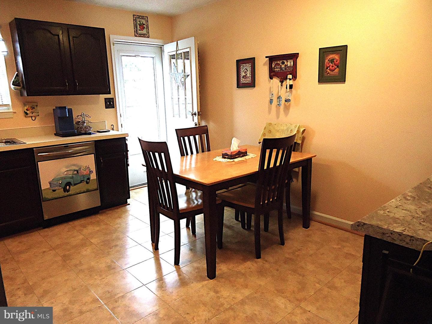 30 Squire Circle photo 20
