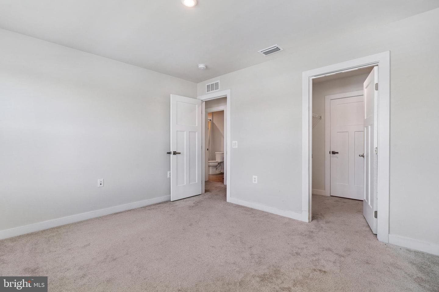 124 Goudhurst Street photo 23