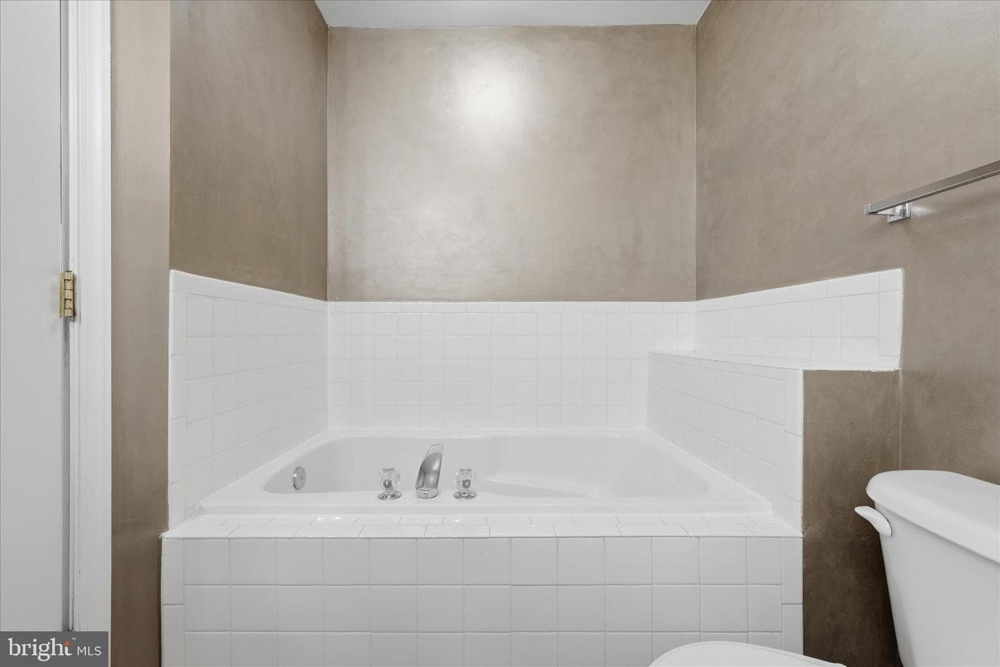 860 Marquette Drive photo 25