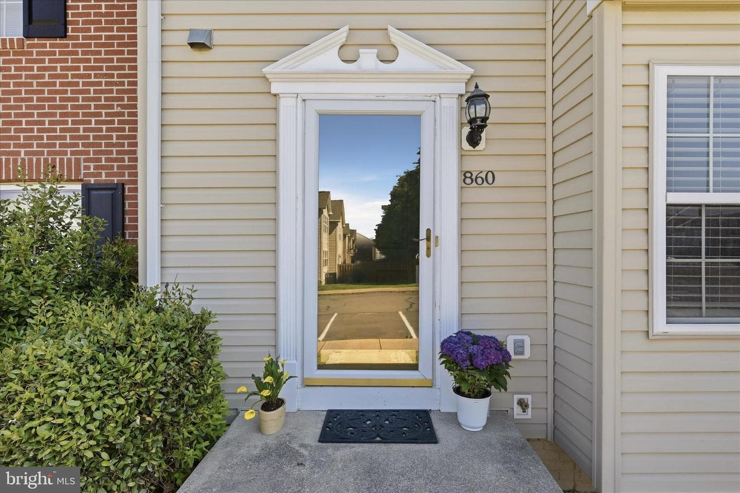 860 Marquette Drive photo 3