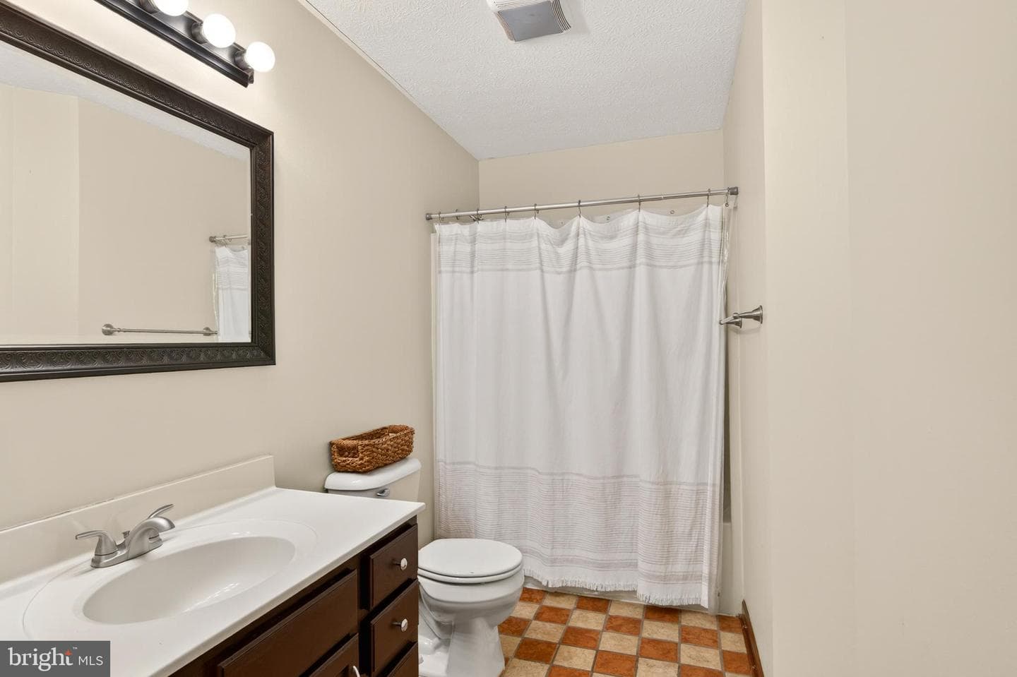 215 Ramblin Rose Lane photo 31