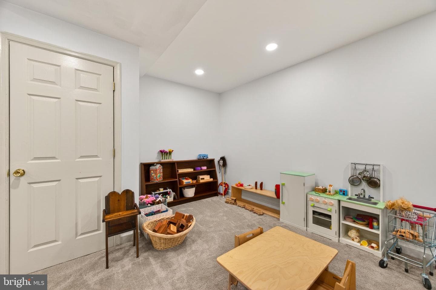 215 Ramblin Rose Lane photo 34