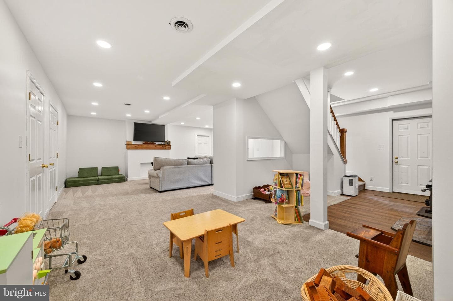 215 Ramblin Rose Lane photo 36