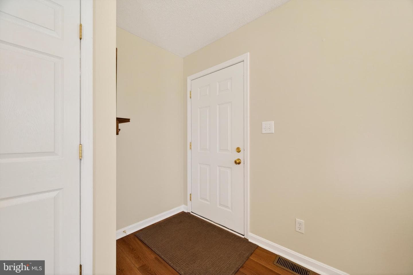 215 Ramblin Rose Lane photo 4