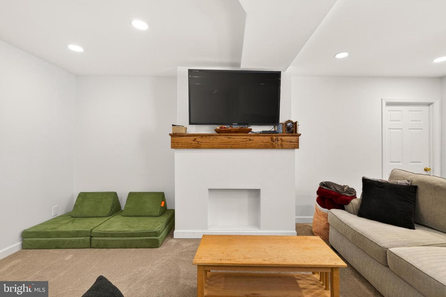 215 Ramblin Rose Lane photo 40