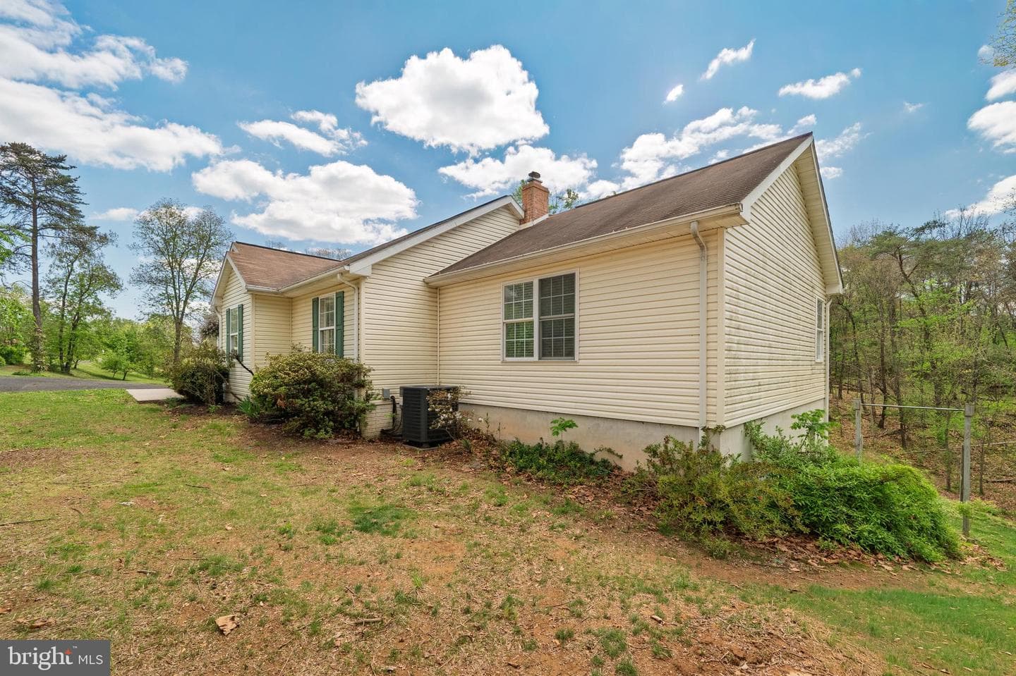 215 Ramblin Rose Lane photo 47