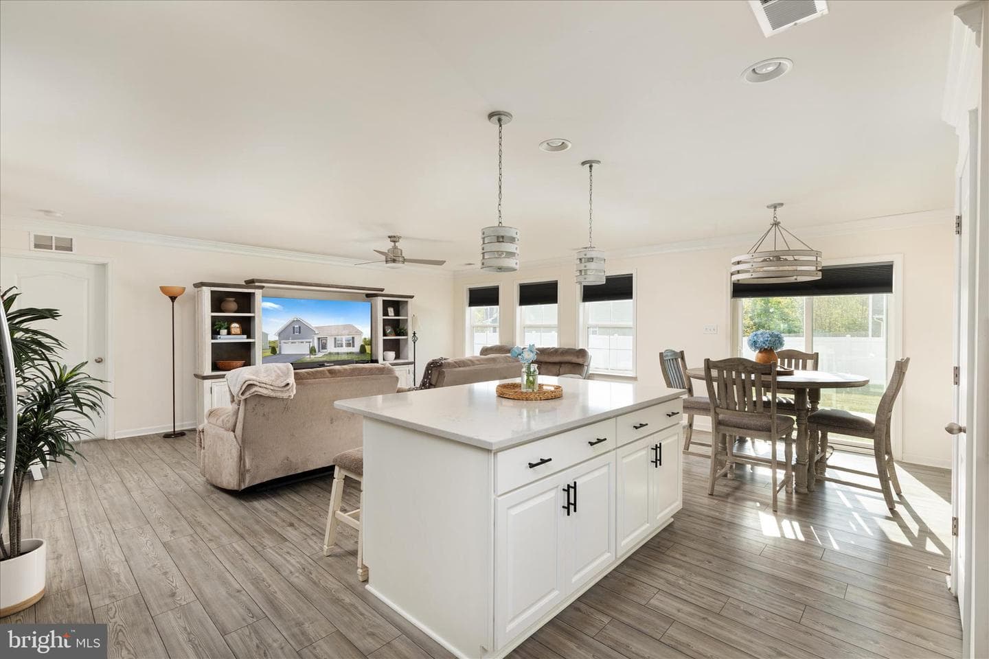 339 Eurasian Drive photo 16