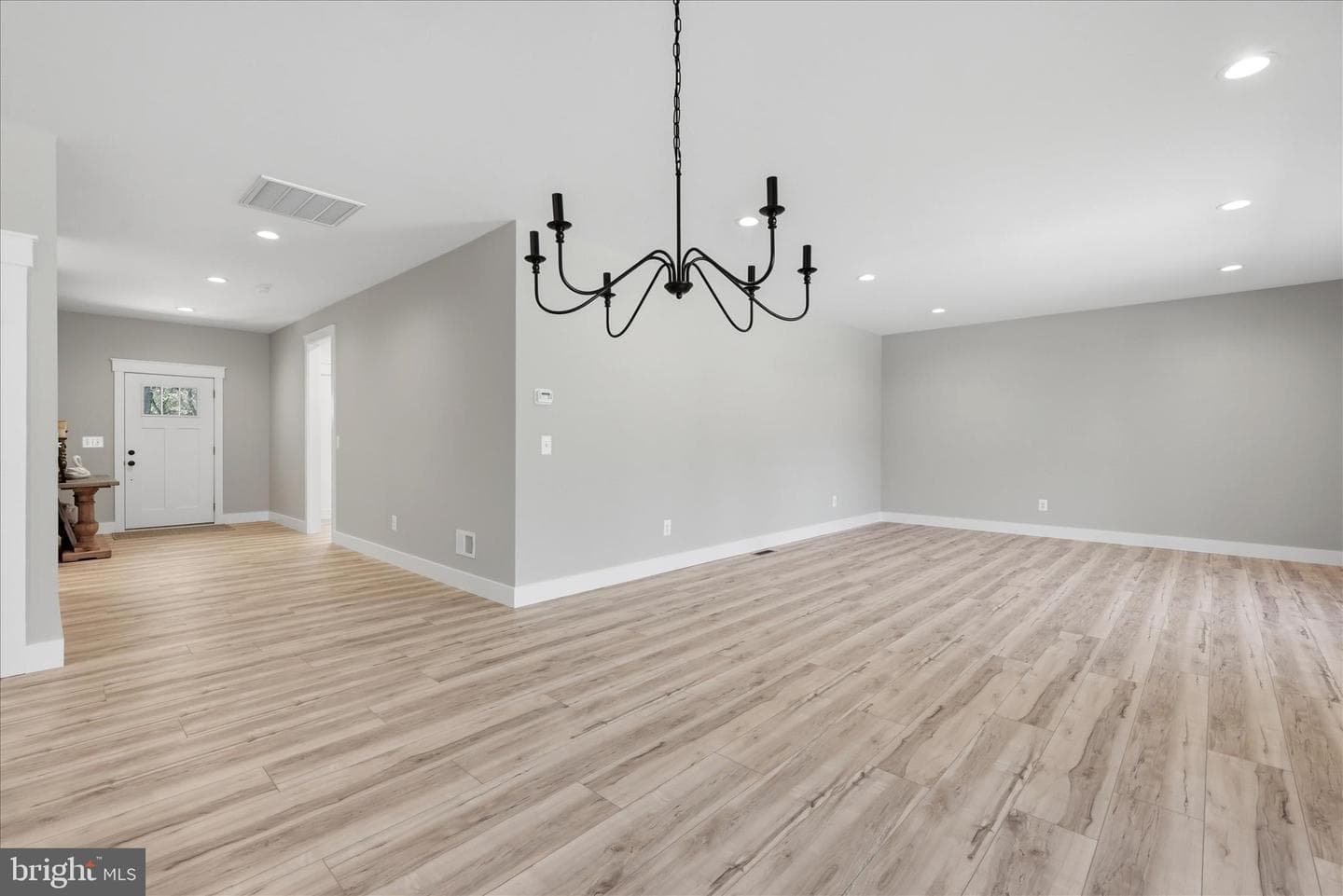 825 Avanti Drive photo 19