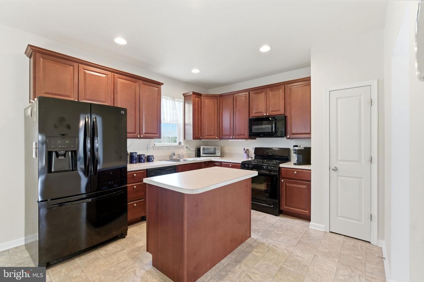 86 Cape Cod Circle photo 14