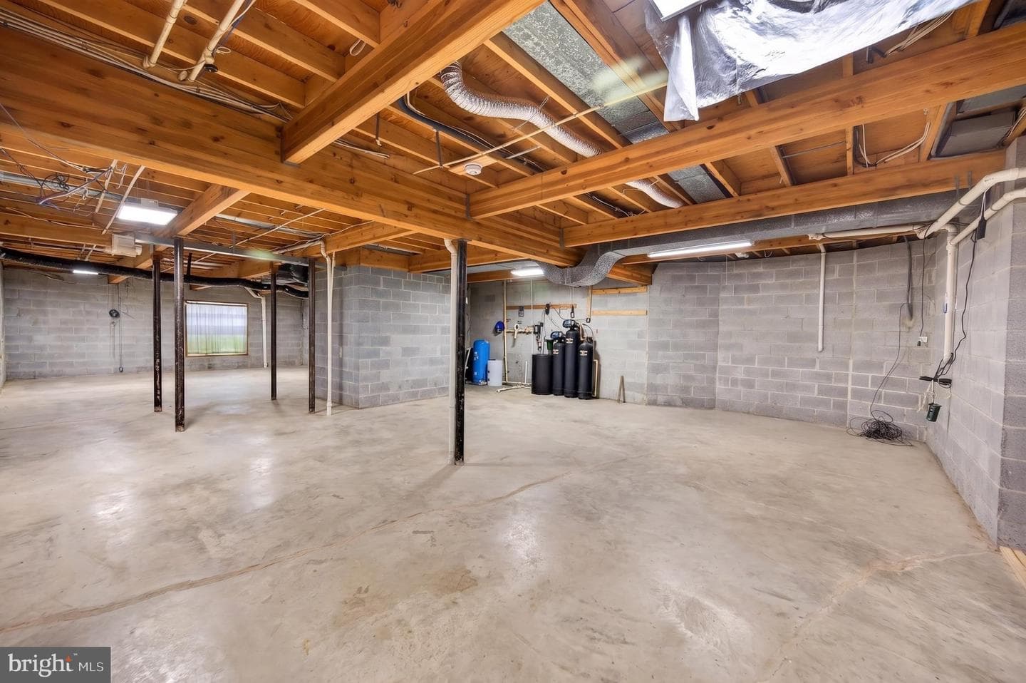648 Abbie Lane photo 40