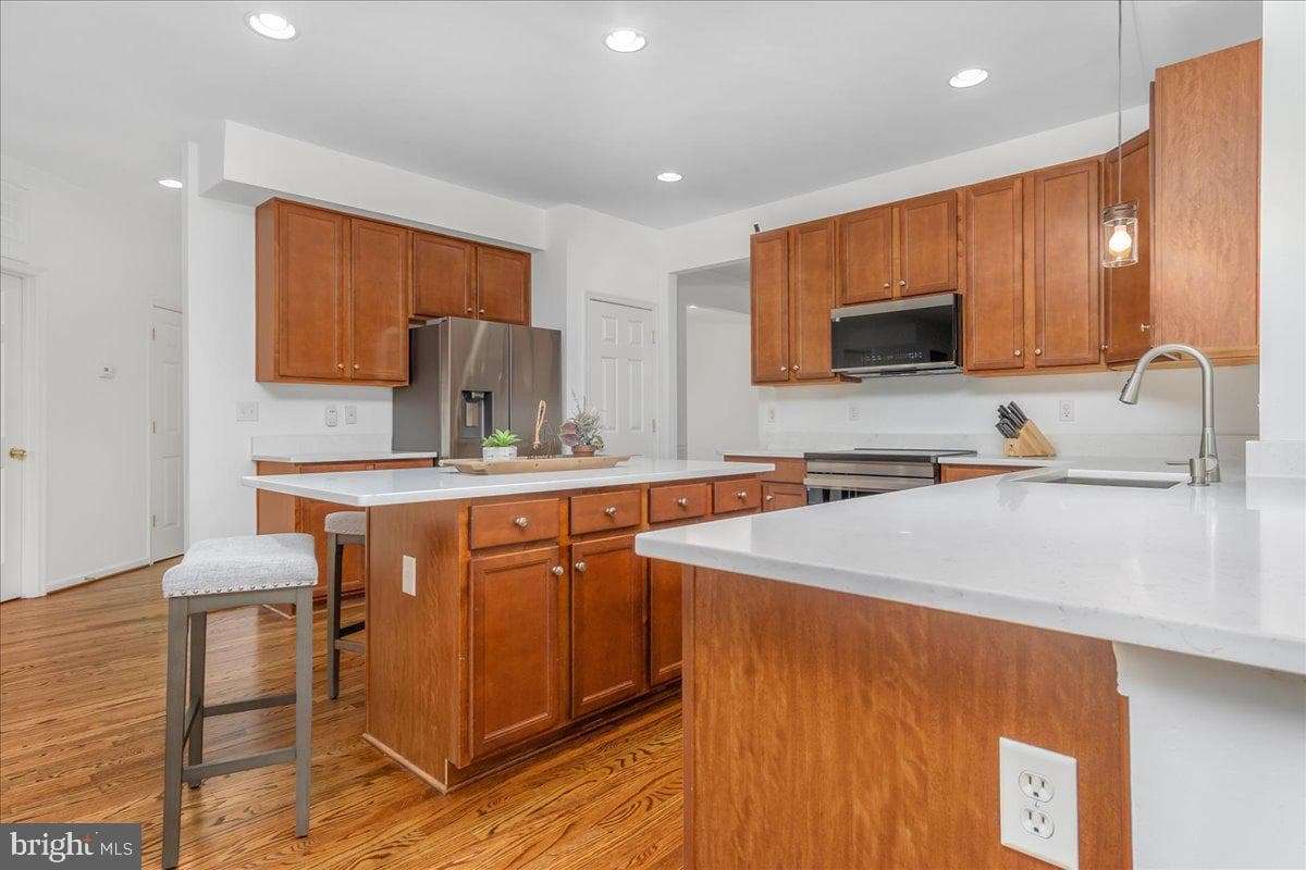 74 Hewitt Drive photo 12