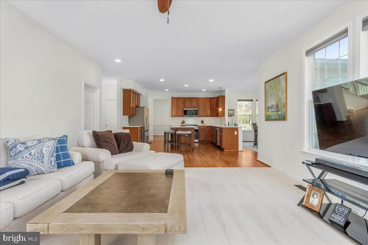74 Hewitt Drive photo 20
