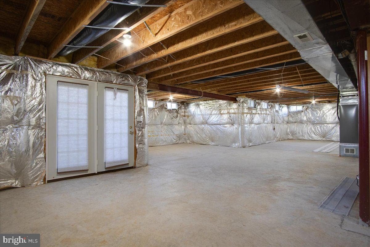 74 Hewitt Drive photo 41