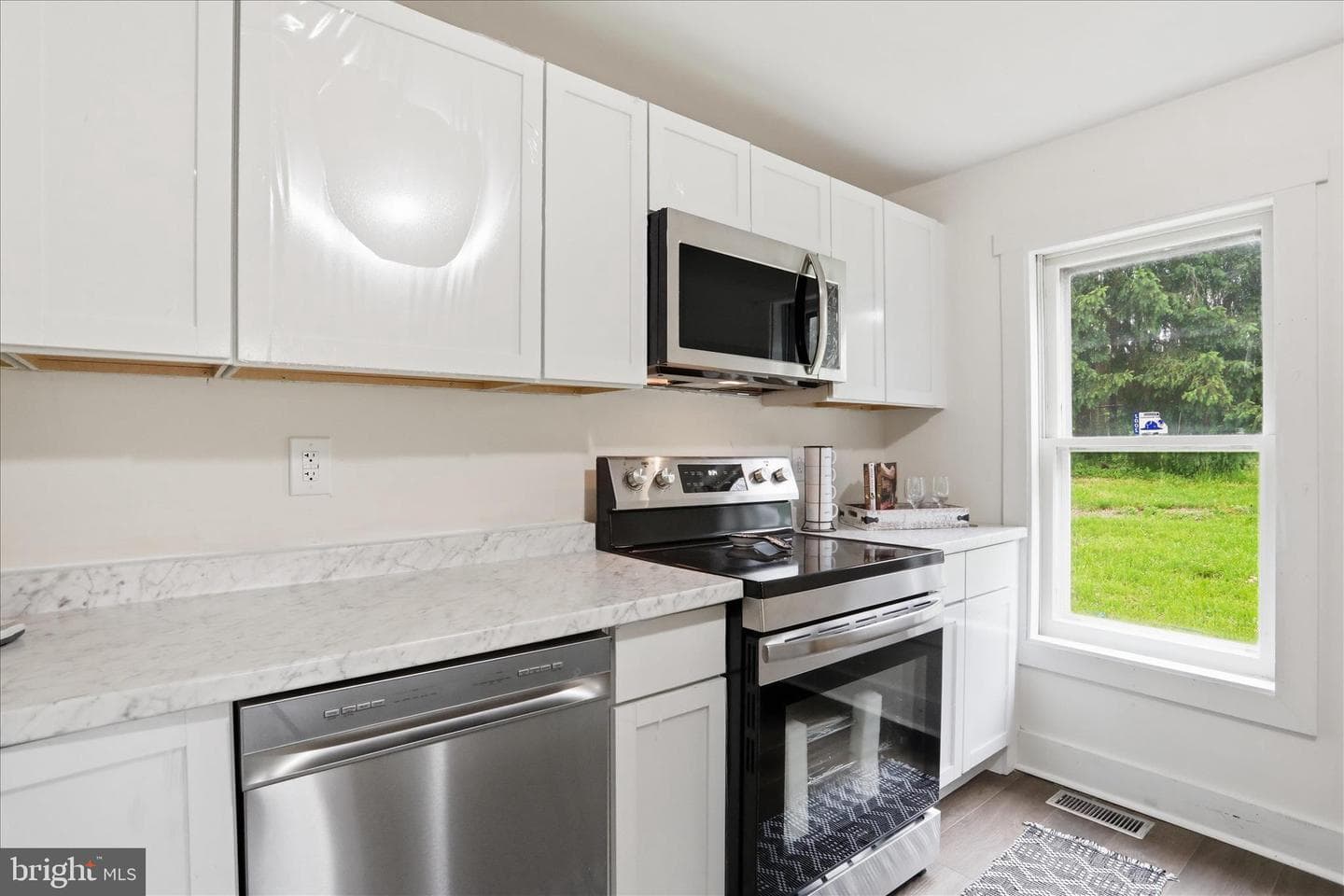 604 E Stephen Street photo 13