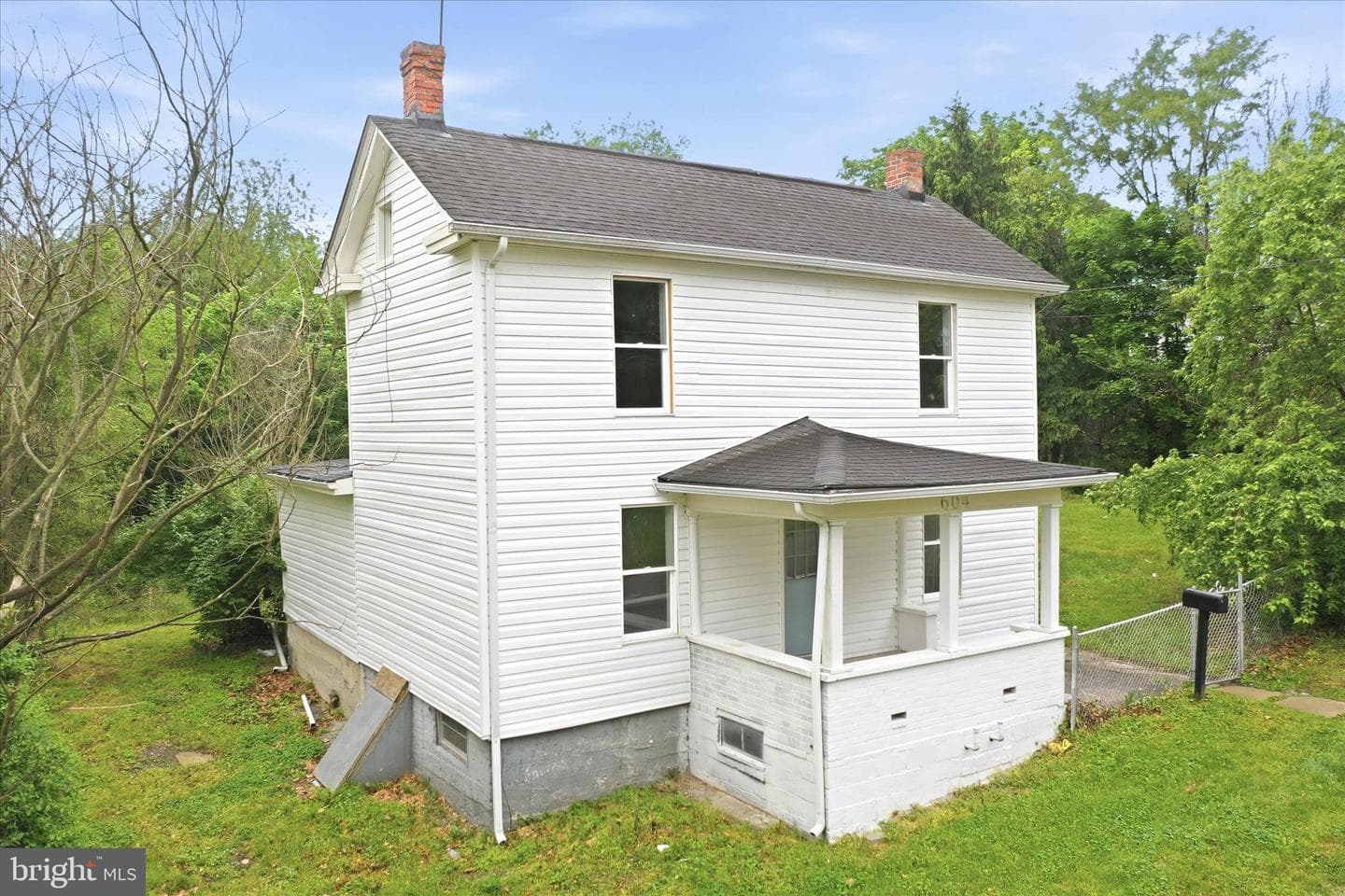 604 E Stephen Street photo 3