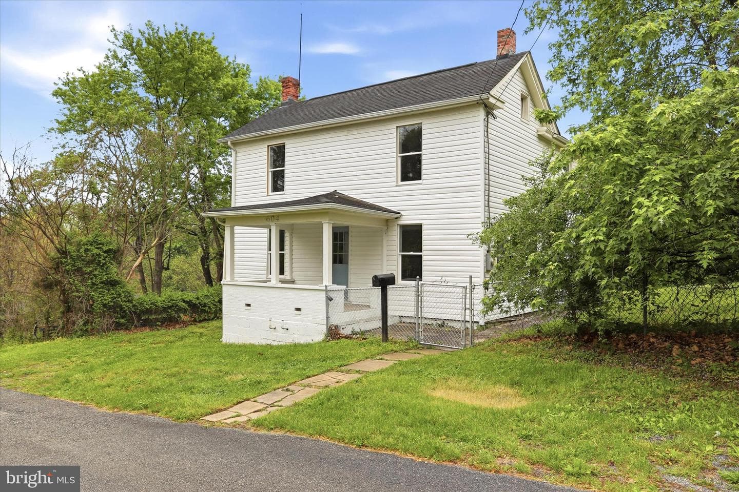604 E Stephen Street photo 4