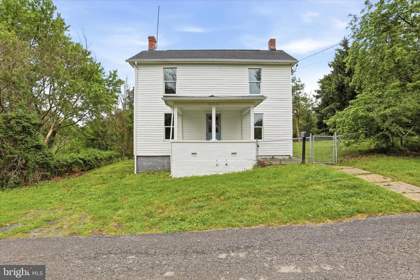 604 E Stephen Street photo 5