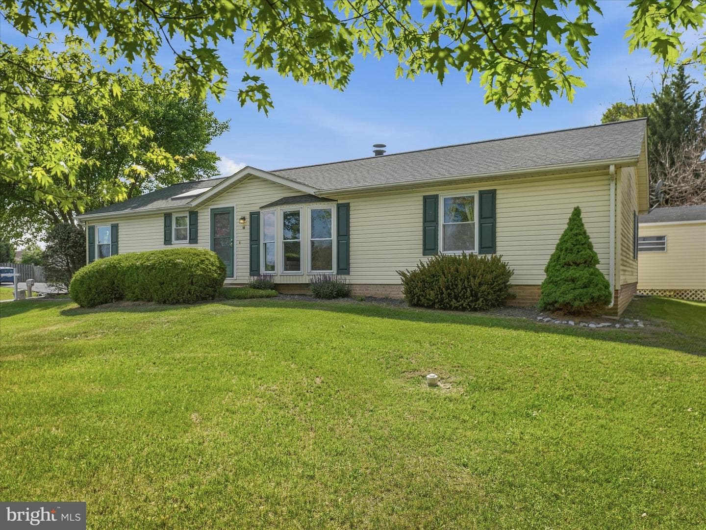 16 Teal Road N photo 32