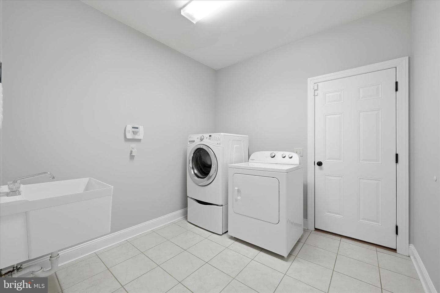 178 Stormfield Dr E photo 25