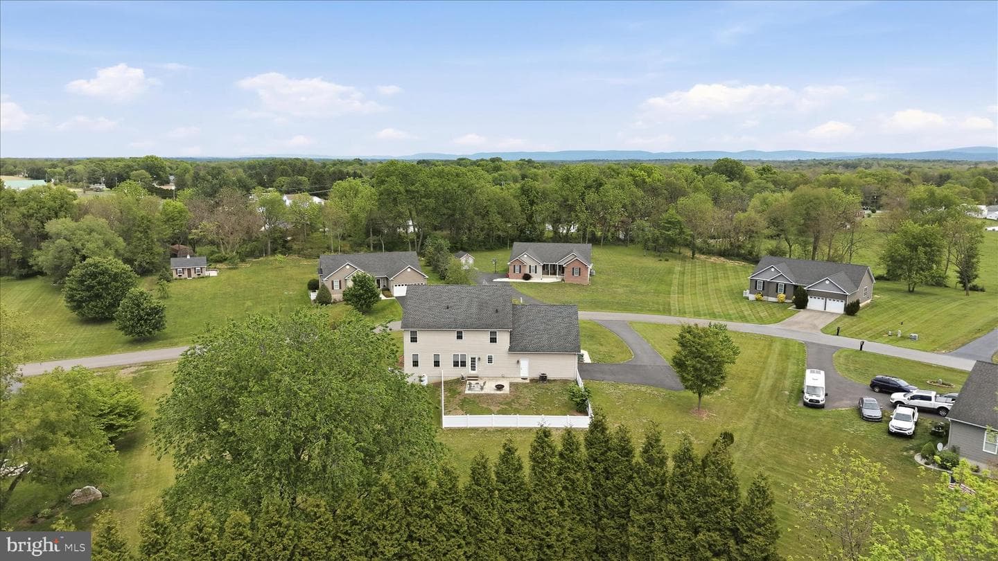 178 Stormfield Dr E photo 53