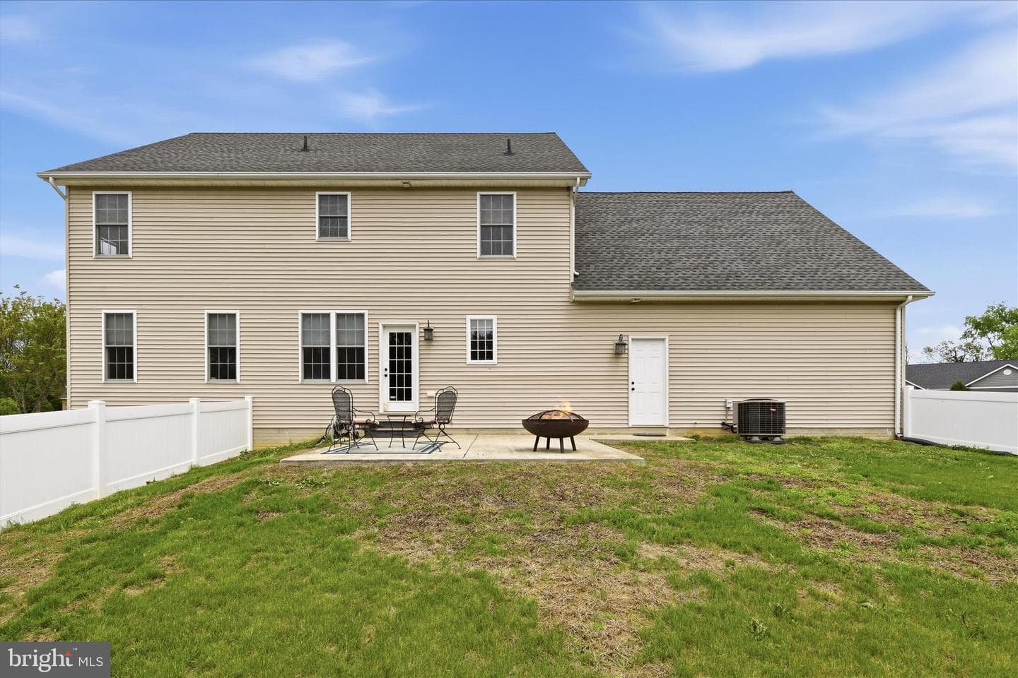 178 Stormfield Dr E photo 56