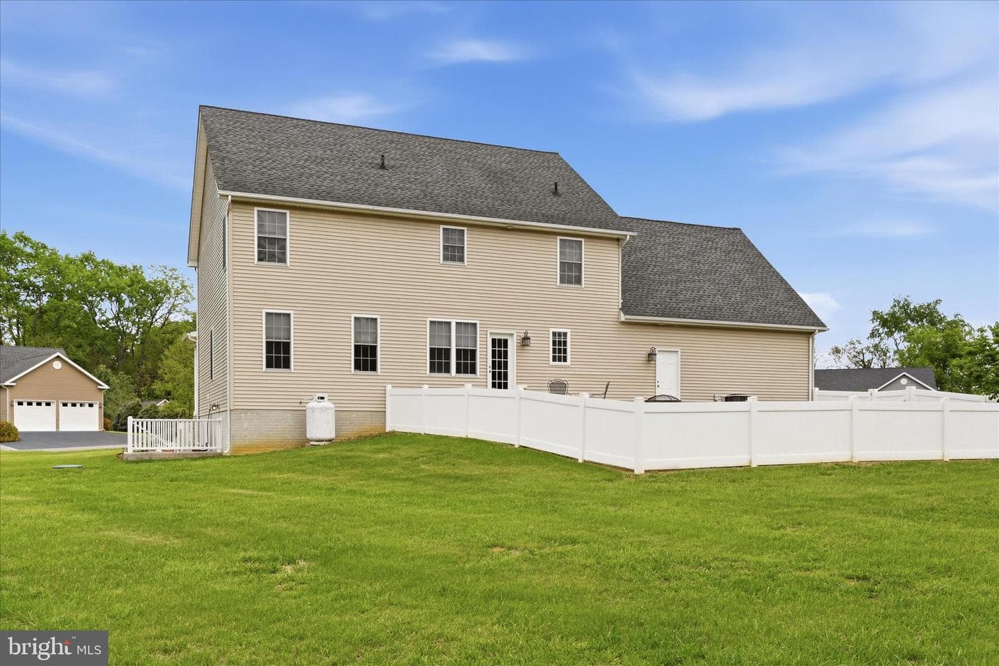 178 Stormfield Dr E photo 62