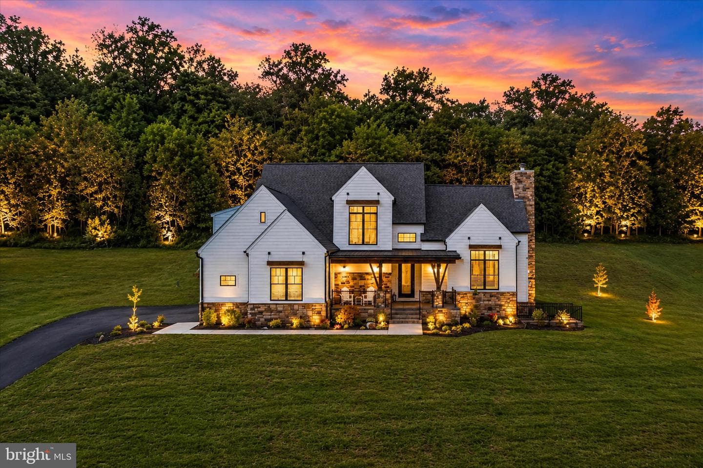 288 Elegant Drive photo 1