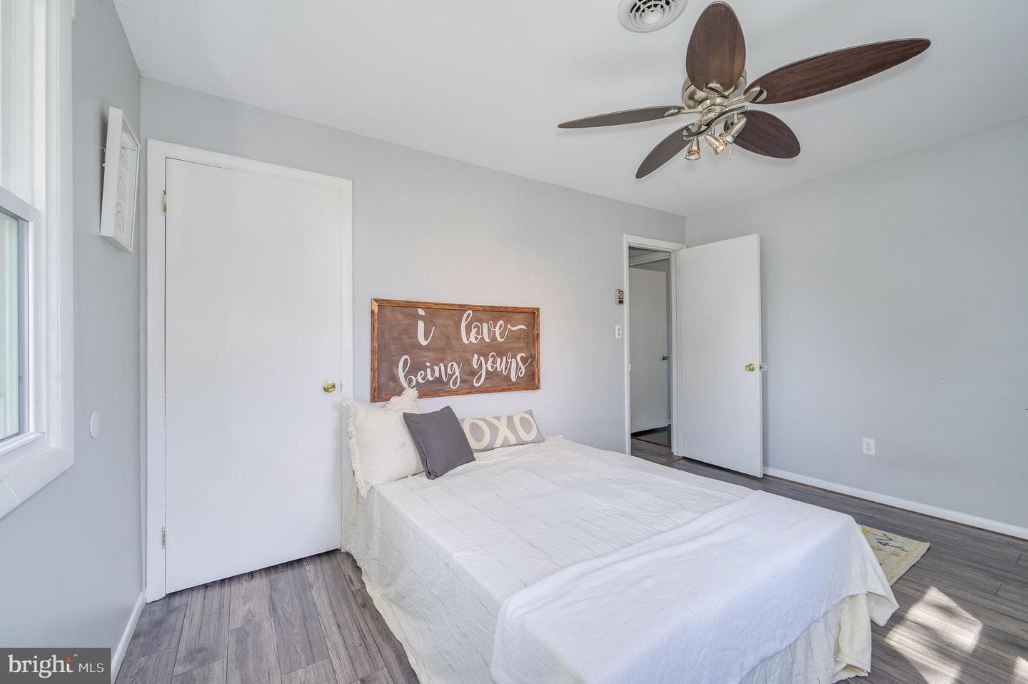 486 Richard Street photo 23