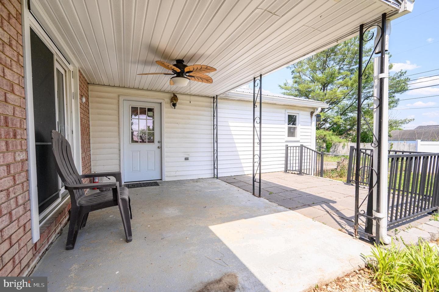 486 Richard Street photo 26