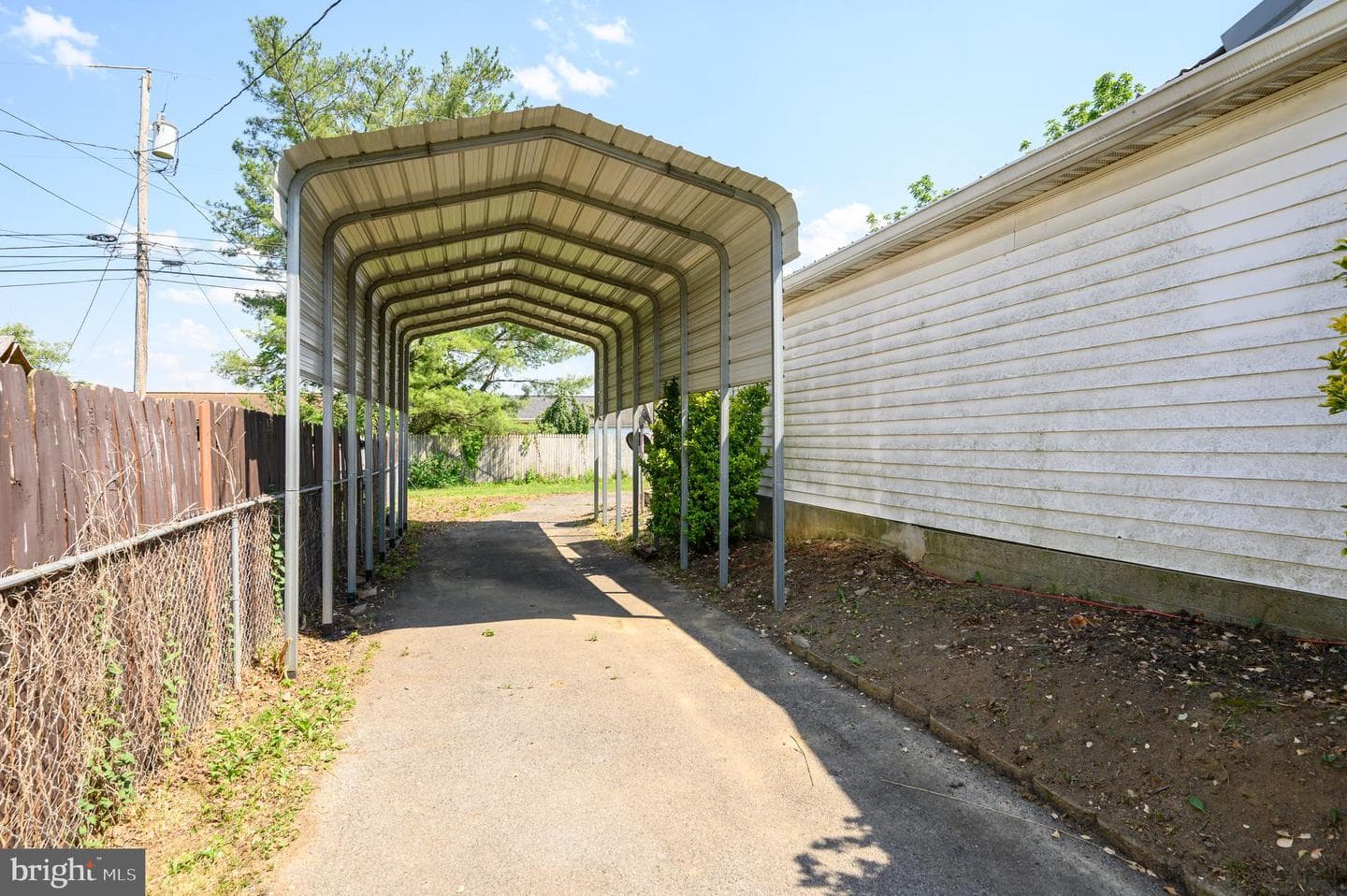 486 Richard Street photo 28