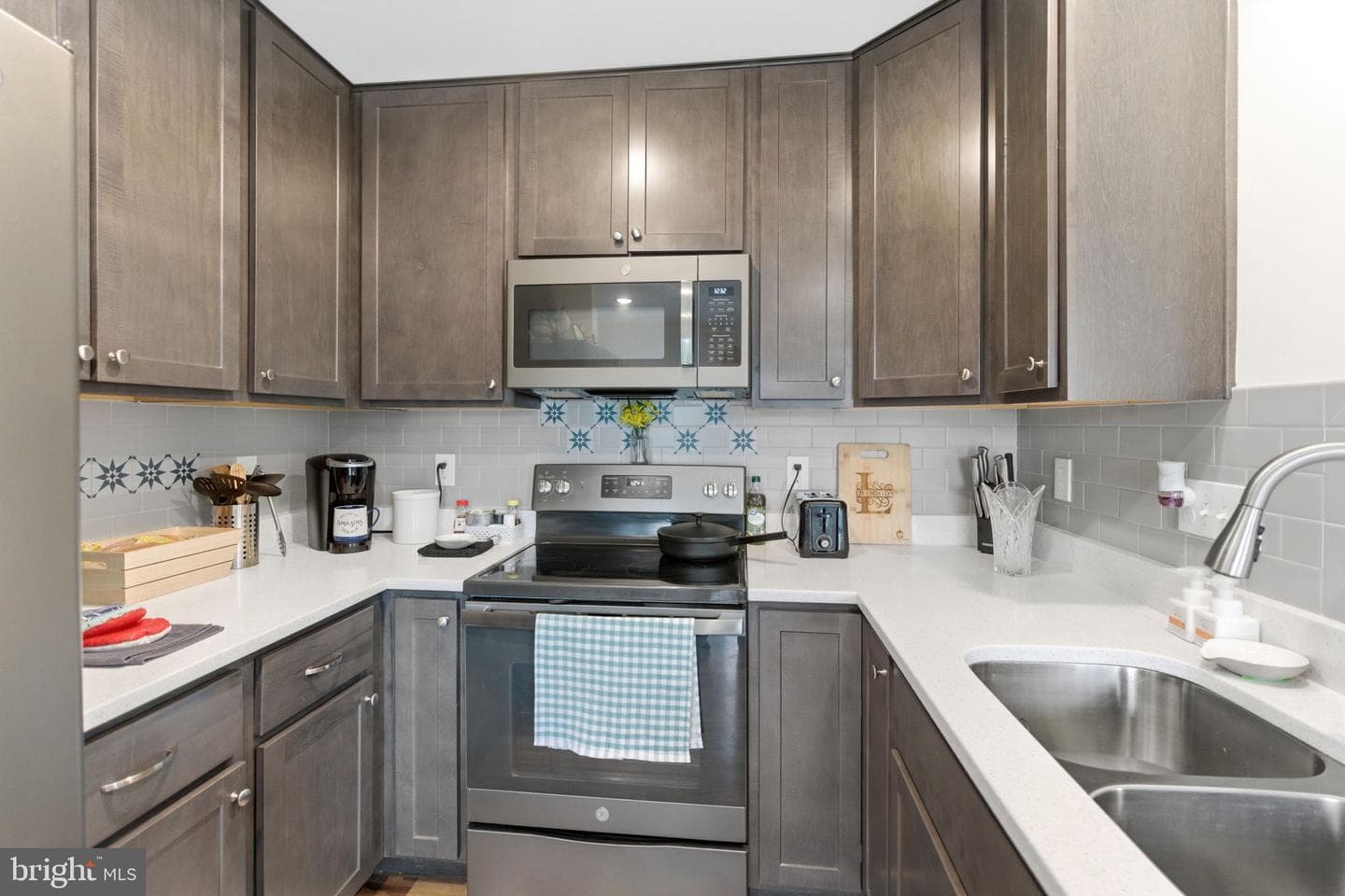 255 Quinella Court photo 14