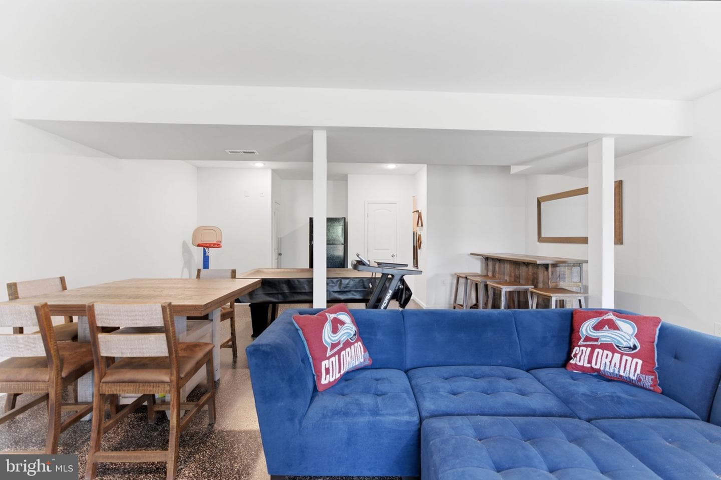255 Quinella Court photo 31