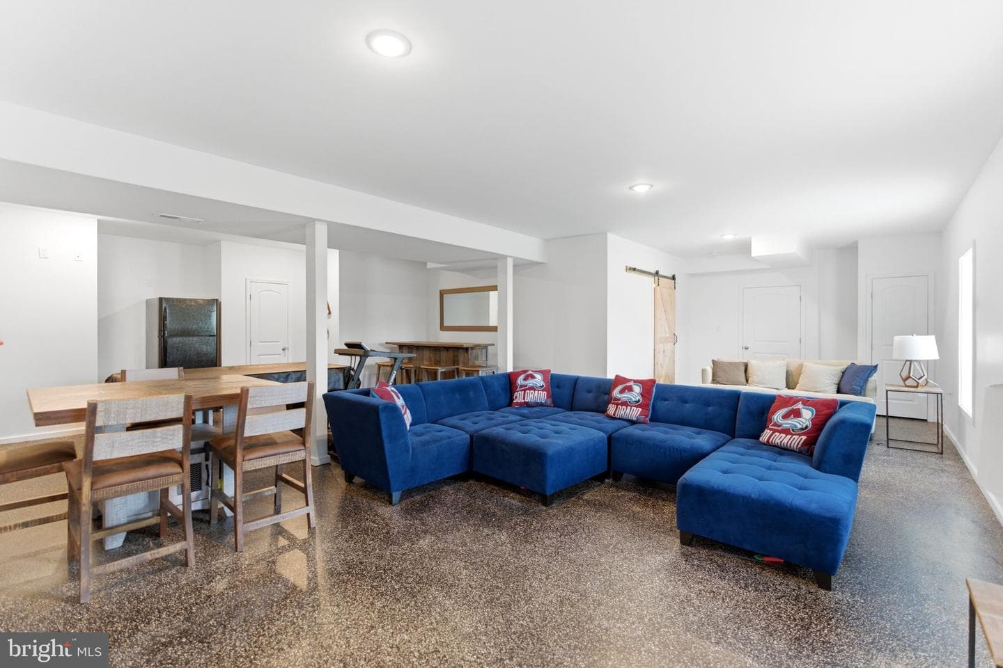 255 Quinella Court photo 4