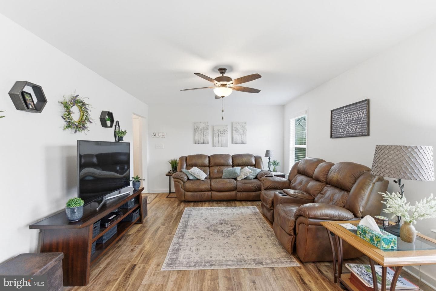 255 Quinella Court photo 8