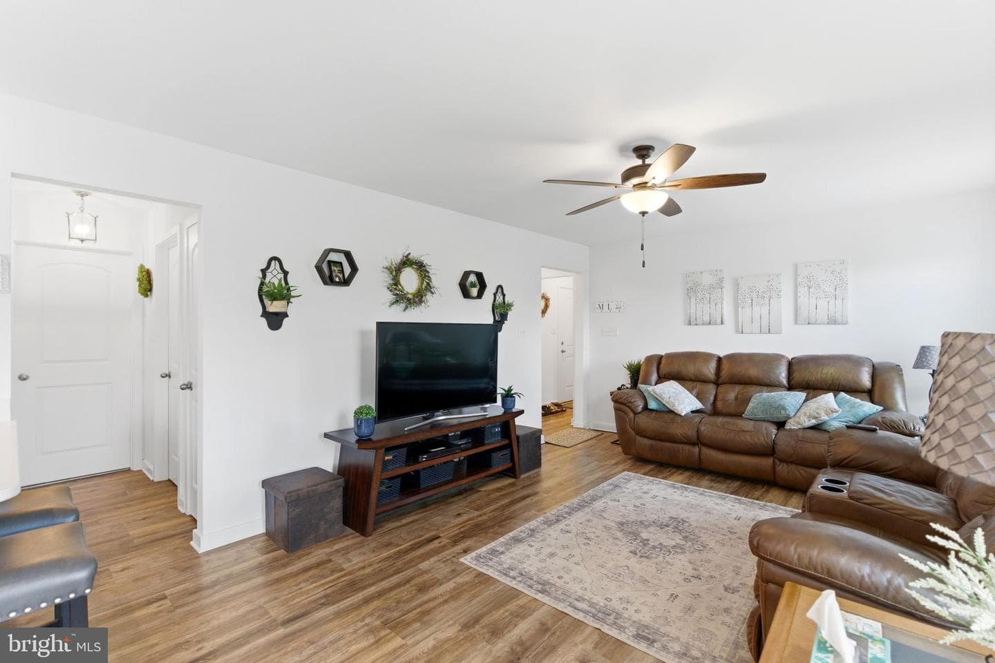 255 Quinella Court photo 9