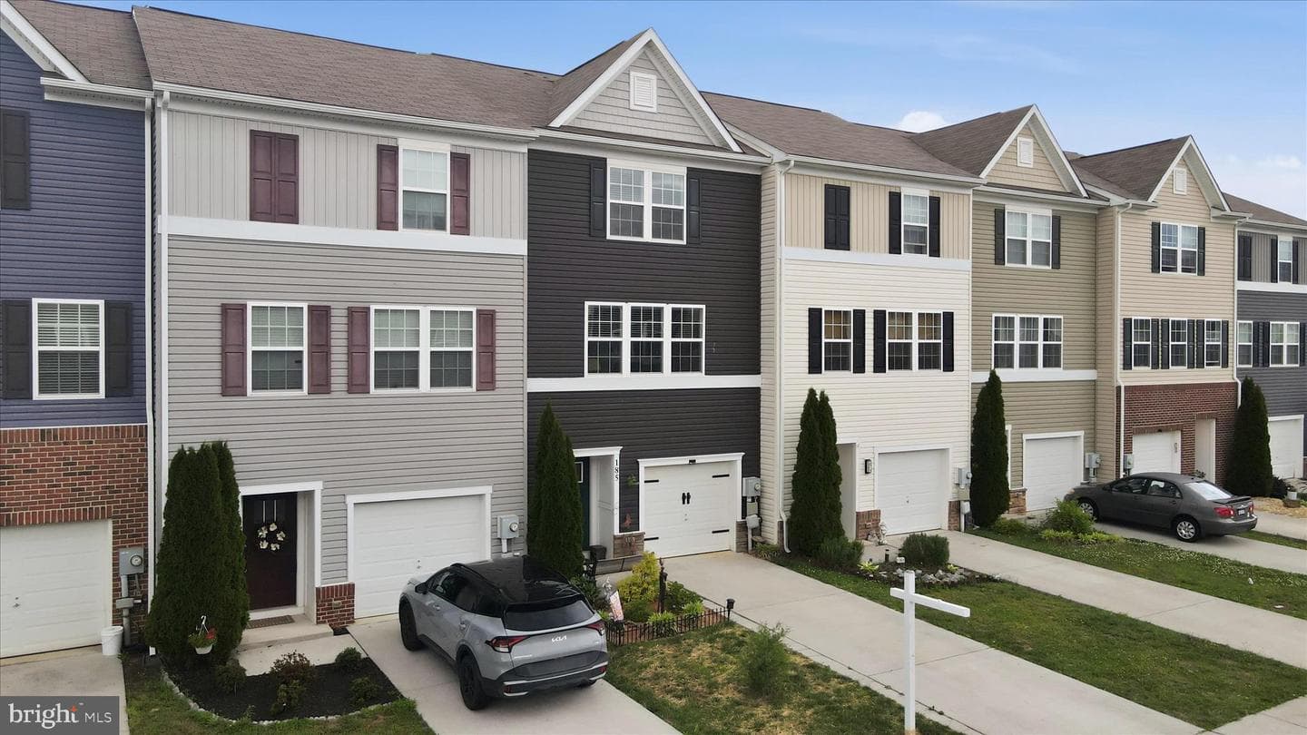 185 Magellan Drive photo 2