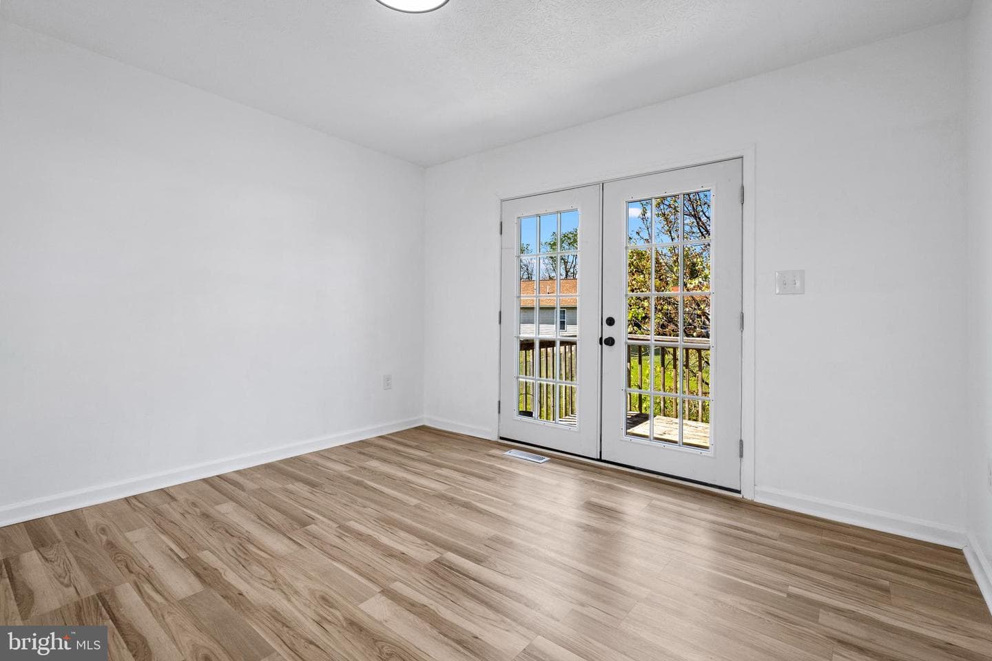 140 Thayers Gull Drive photo 11