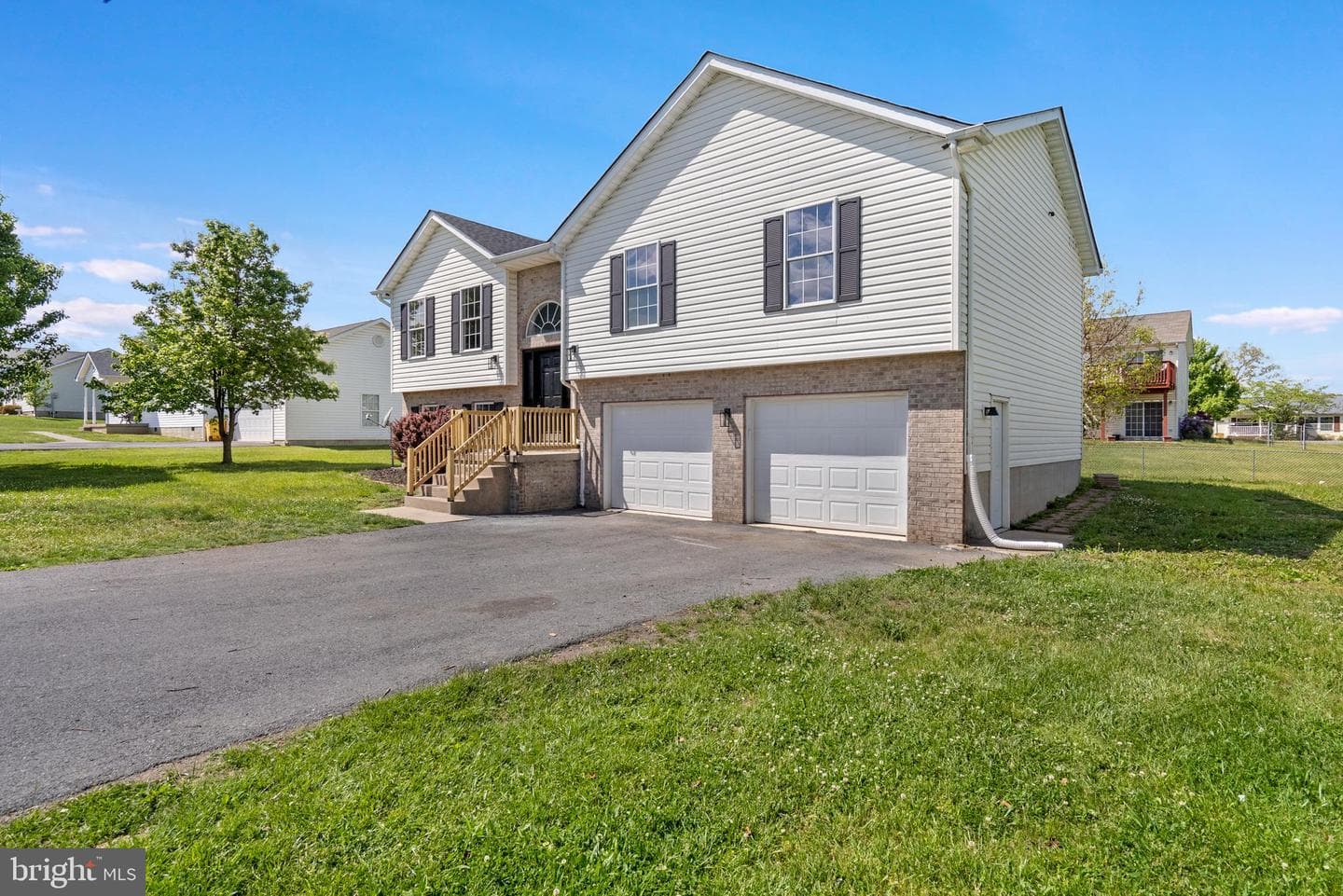 140 Thayers Gull Drive photo 3