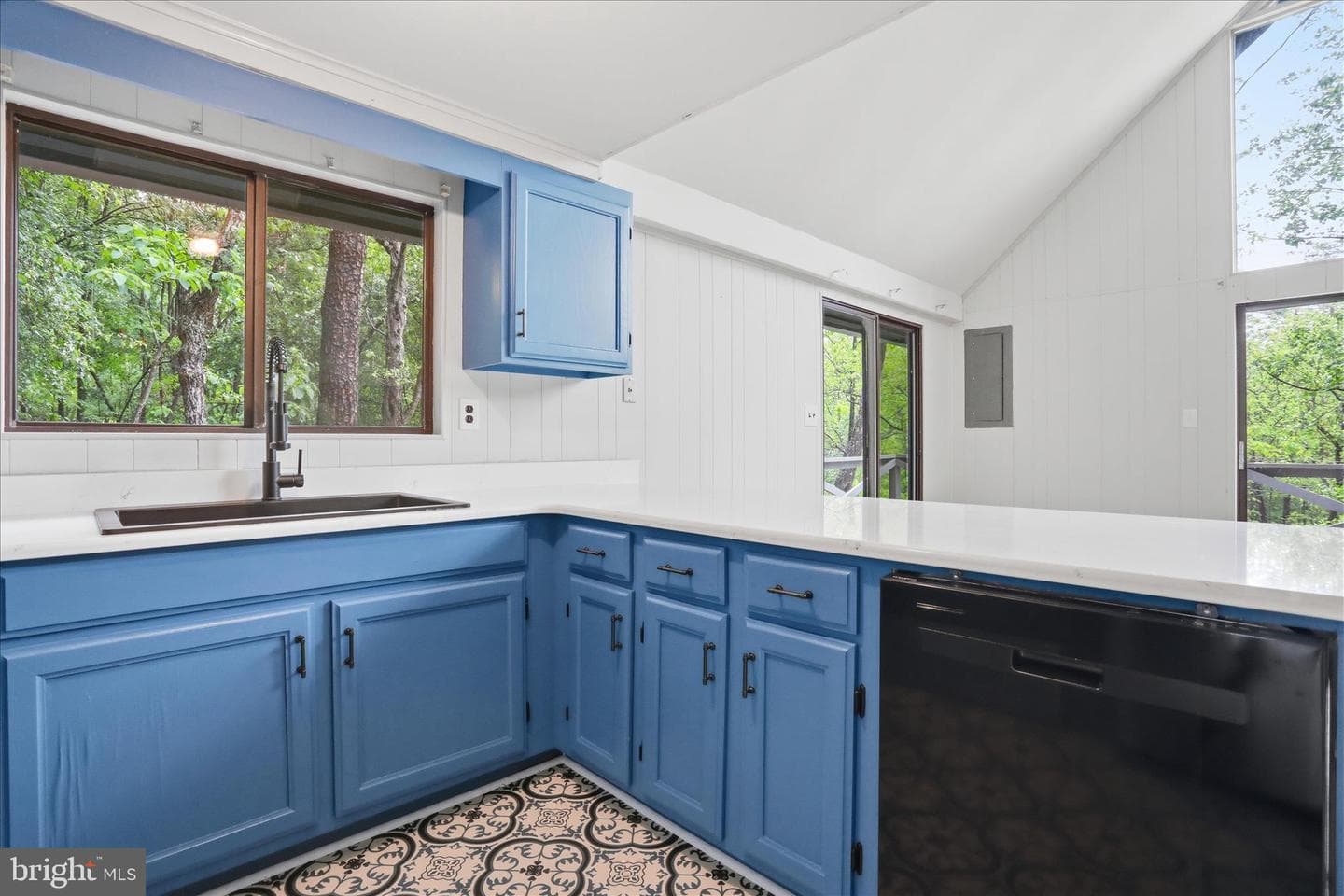 578 Walden Road photo 10