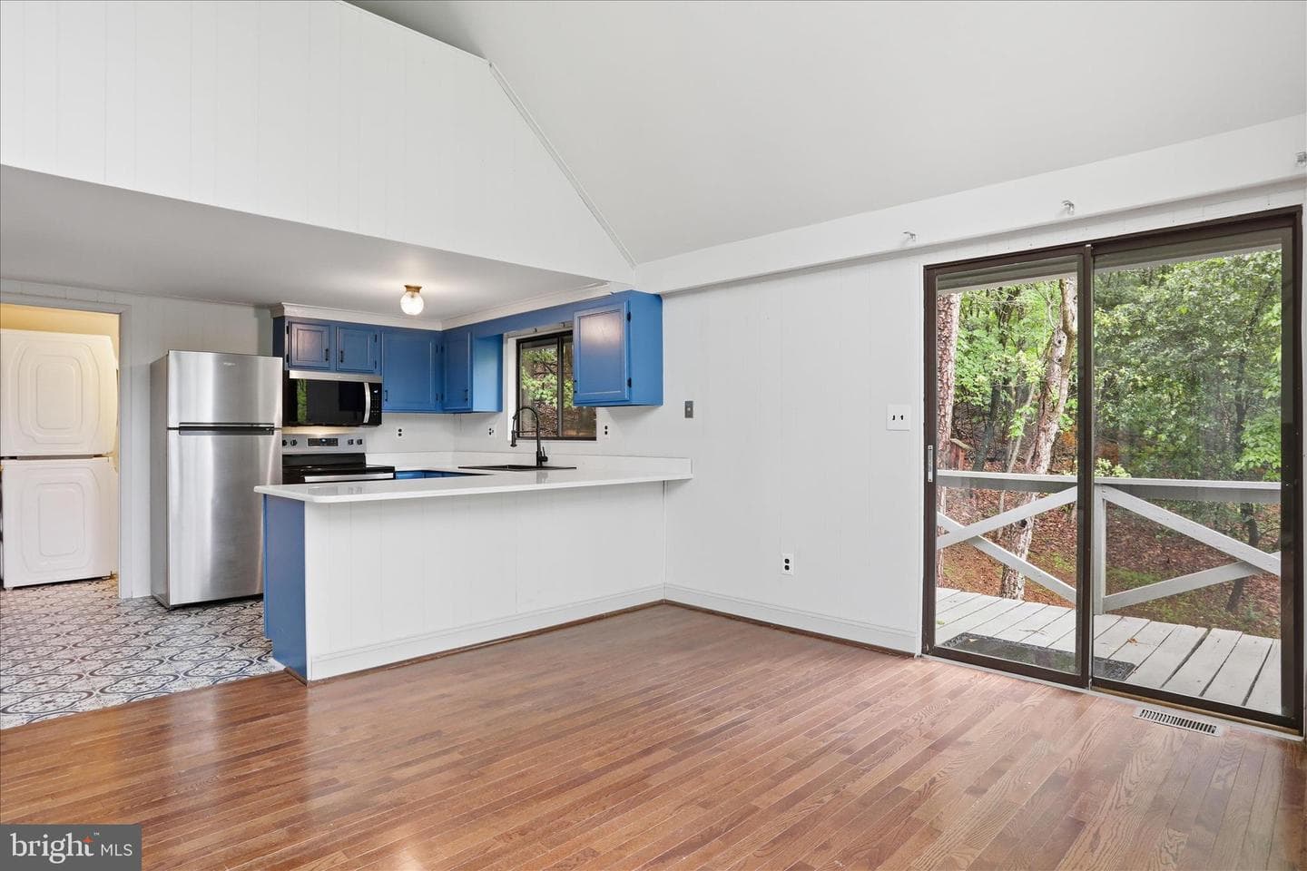578 Walden Road photo 6