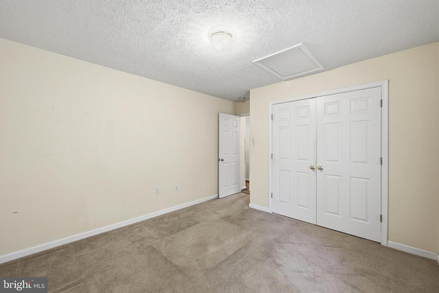 107 Palace Court photo 37