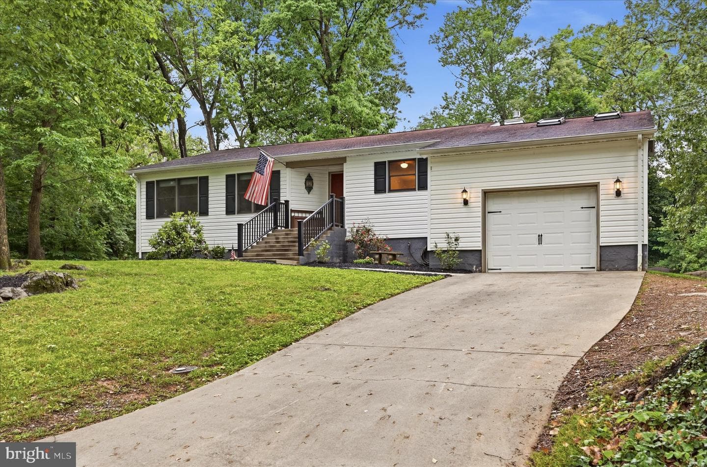 243 Tanbridge Drive photo 4