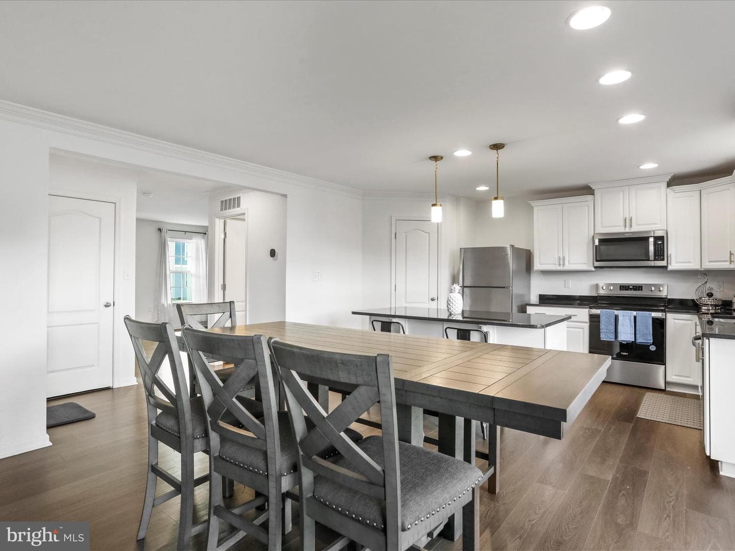 430 Eurasian Drive photo 7