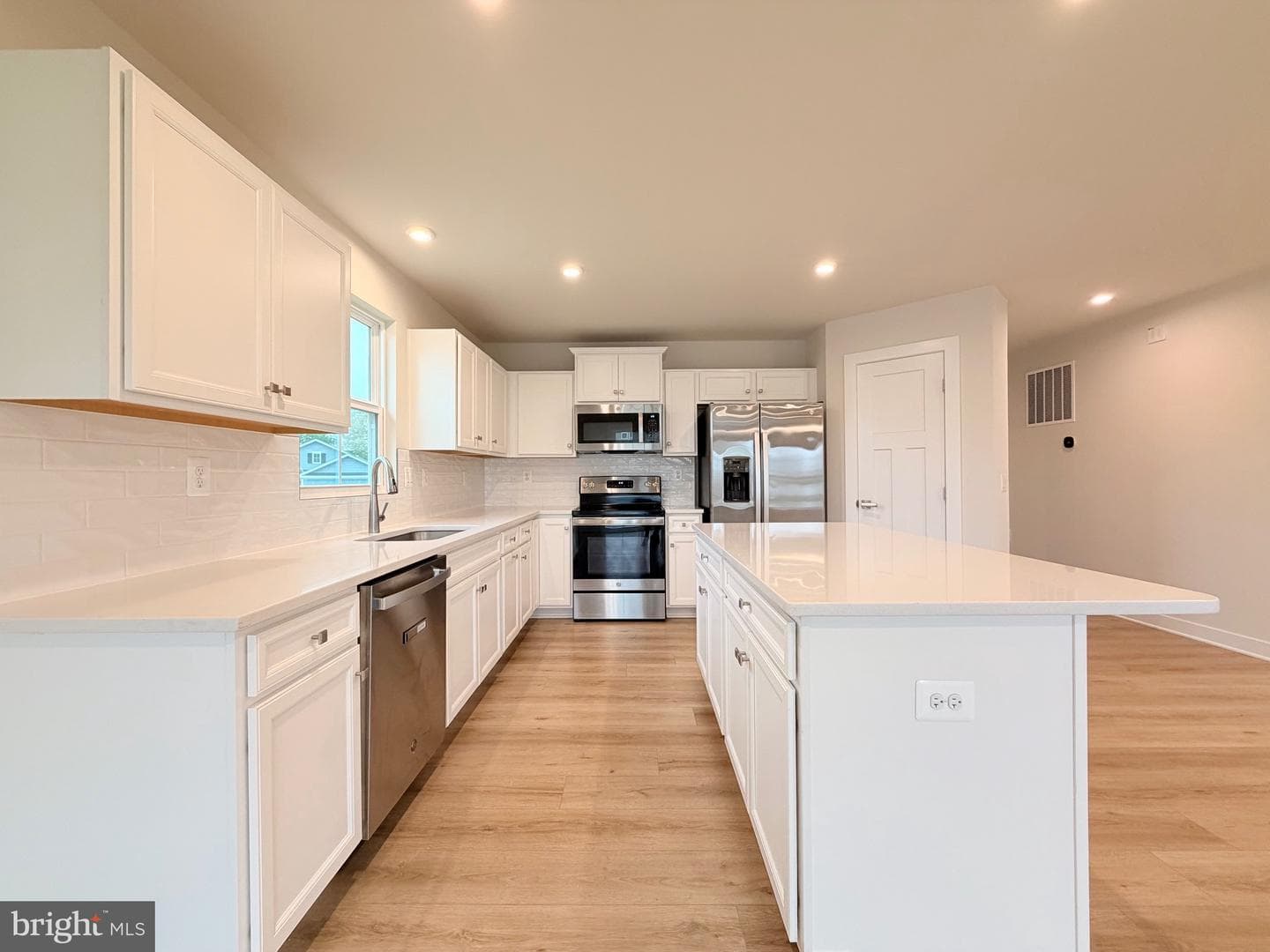 263 Hydro Road photo 6