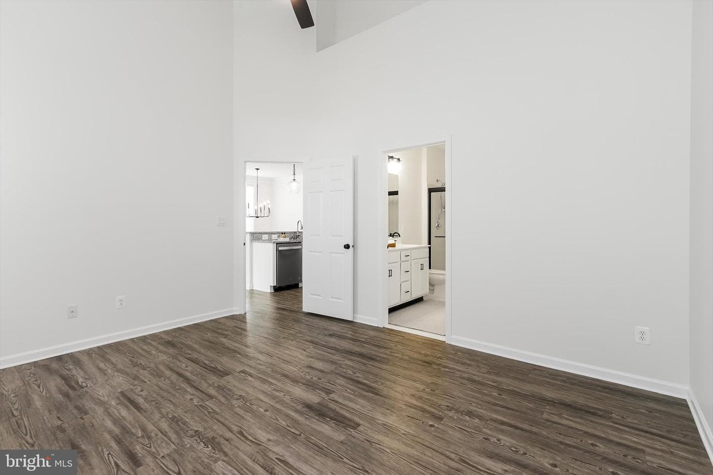 129 Strathmore Way E photo 14