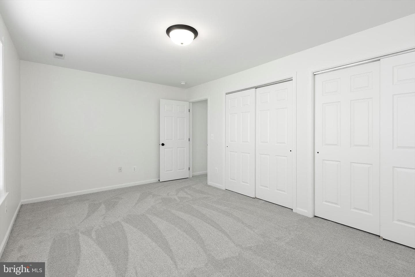 129 Strathmore Way E photo 34