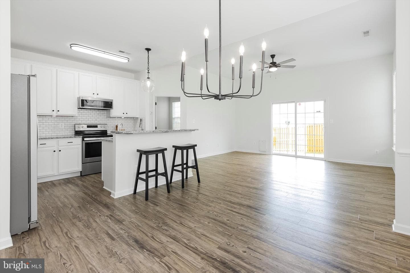 129 Strathmore Way E photo 9