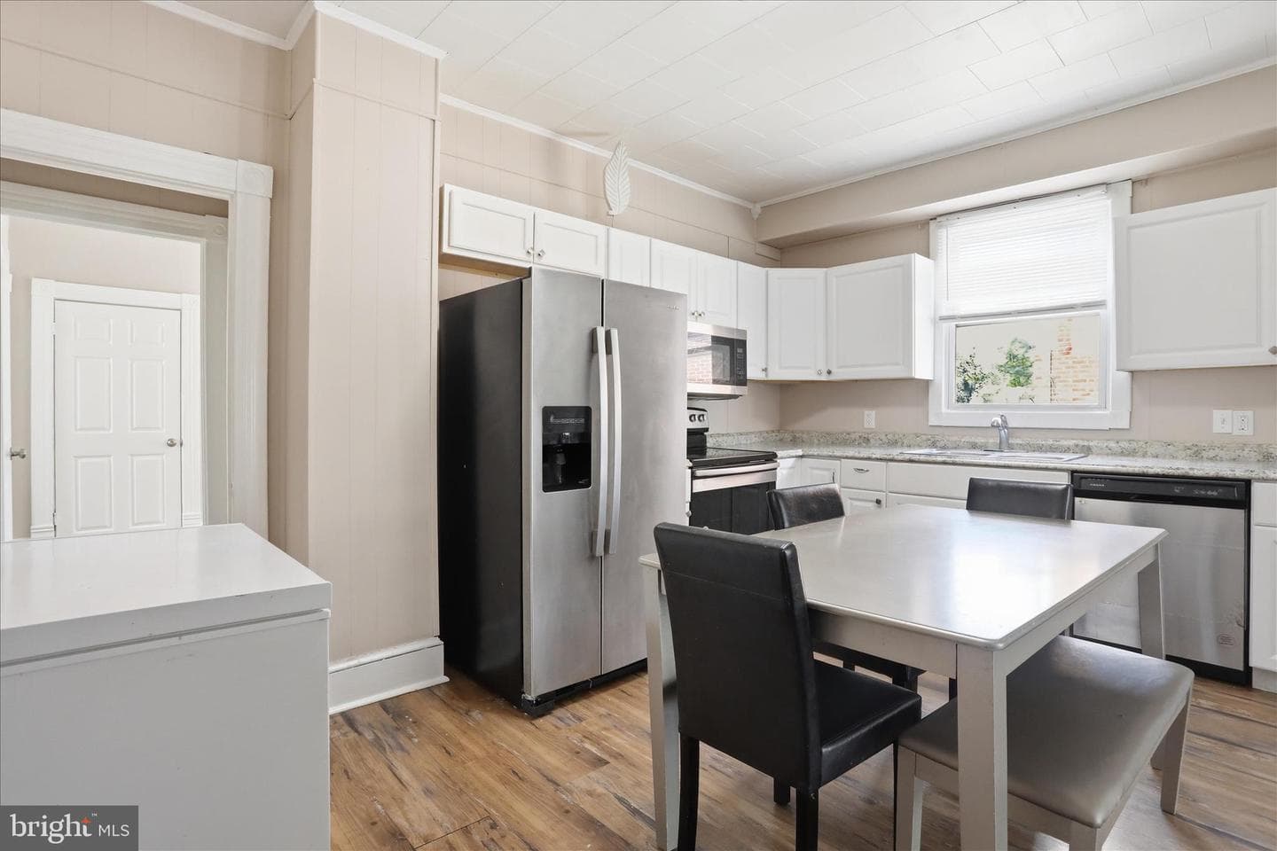 516 N High Street photo 8