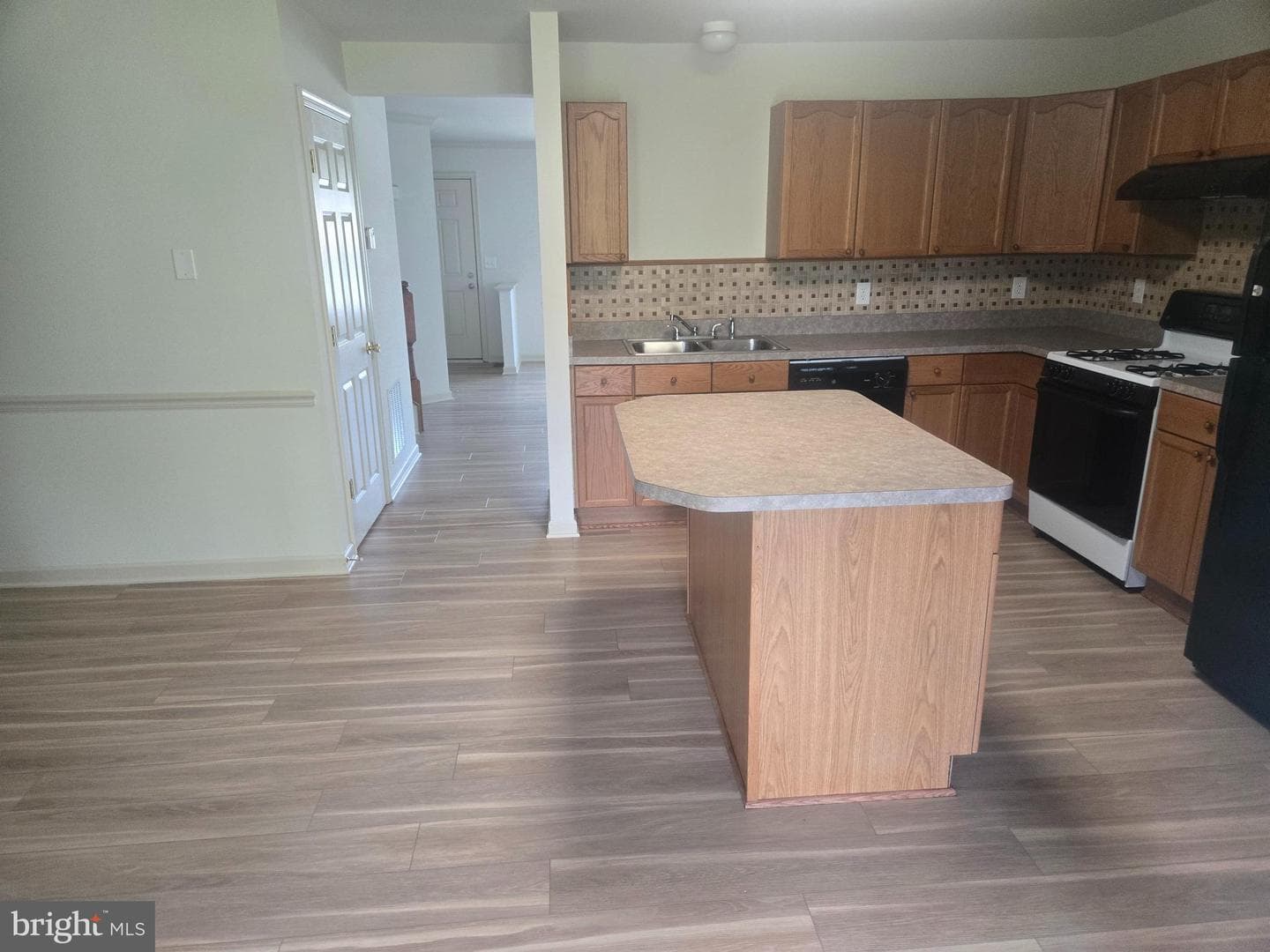 816 Marquette Drive photo 10